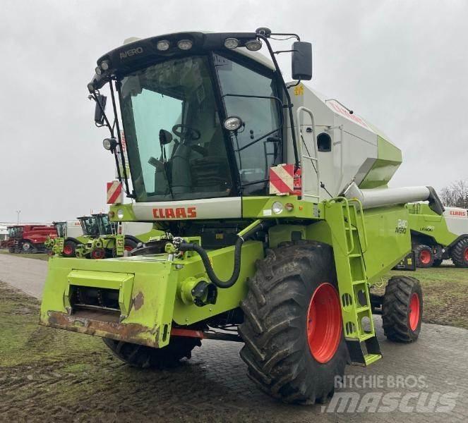 CLAAS AVERO 240 Комбайни