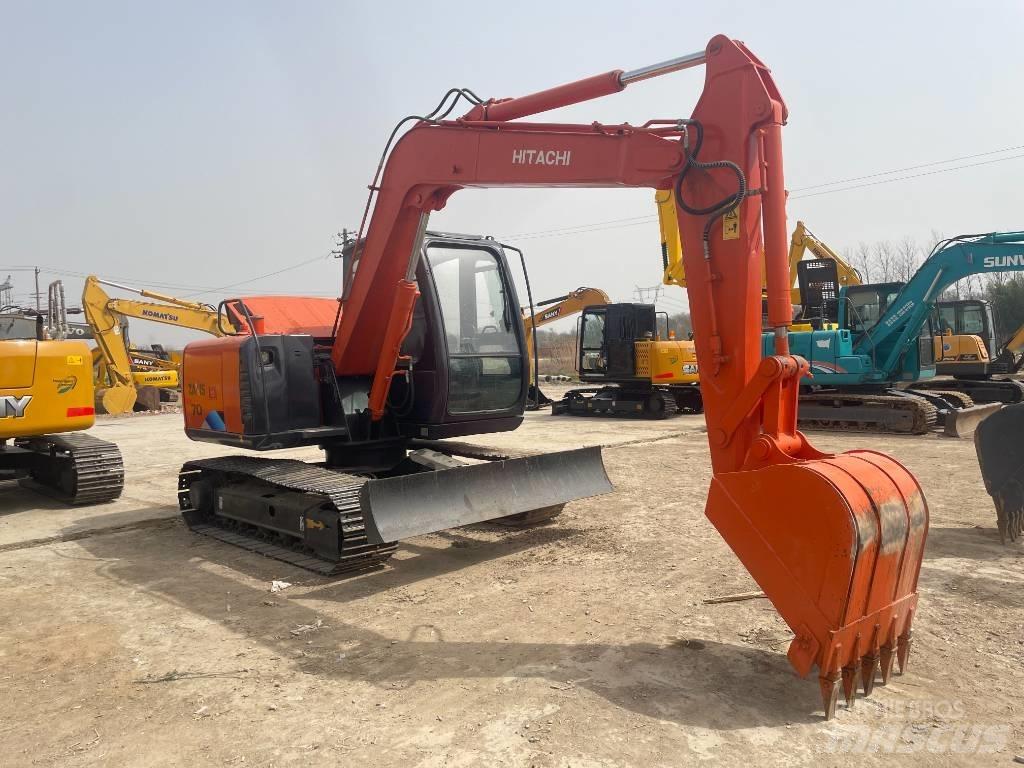 Hitachi ZX 70 Средни екскаватори 7т - 12т