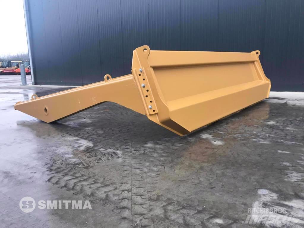 CAT 745 Задни врати

