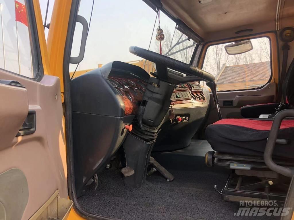 XCMG XCA 180 L Всъдеходни кранове