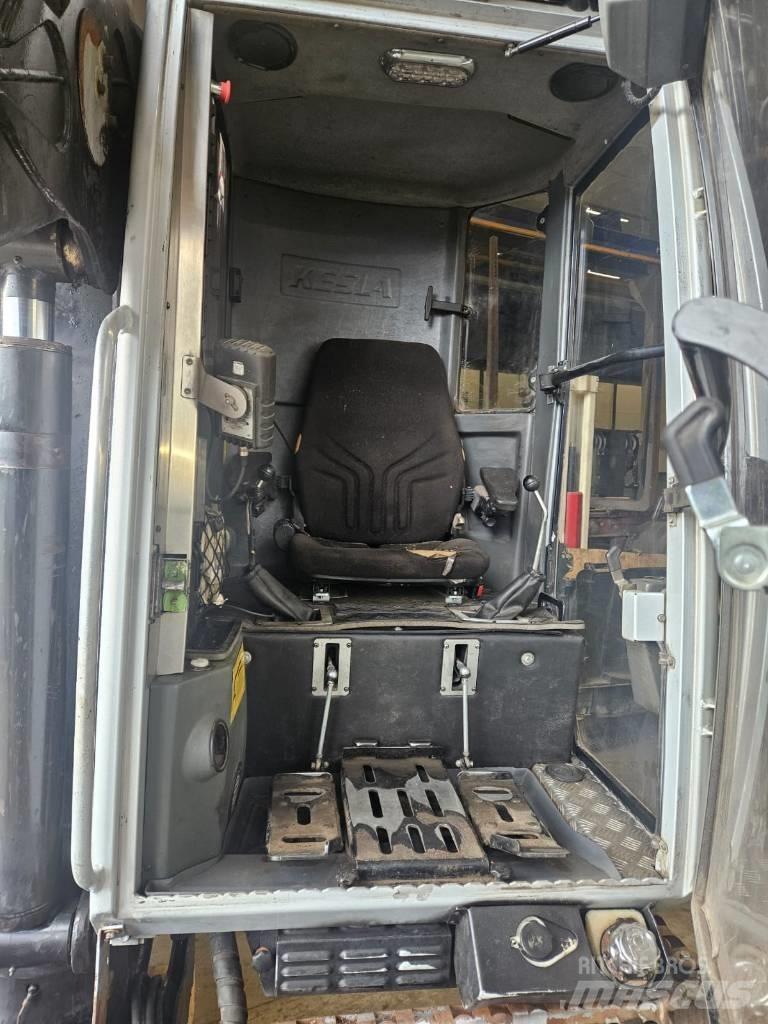 Kesla 2110T Каранове за дървен материал