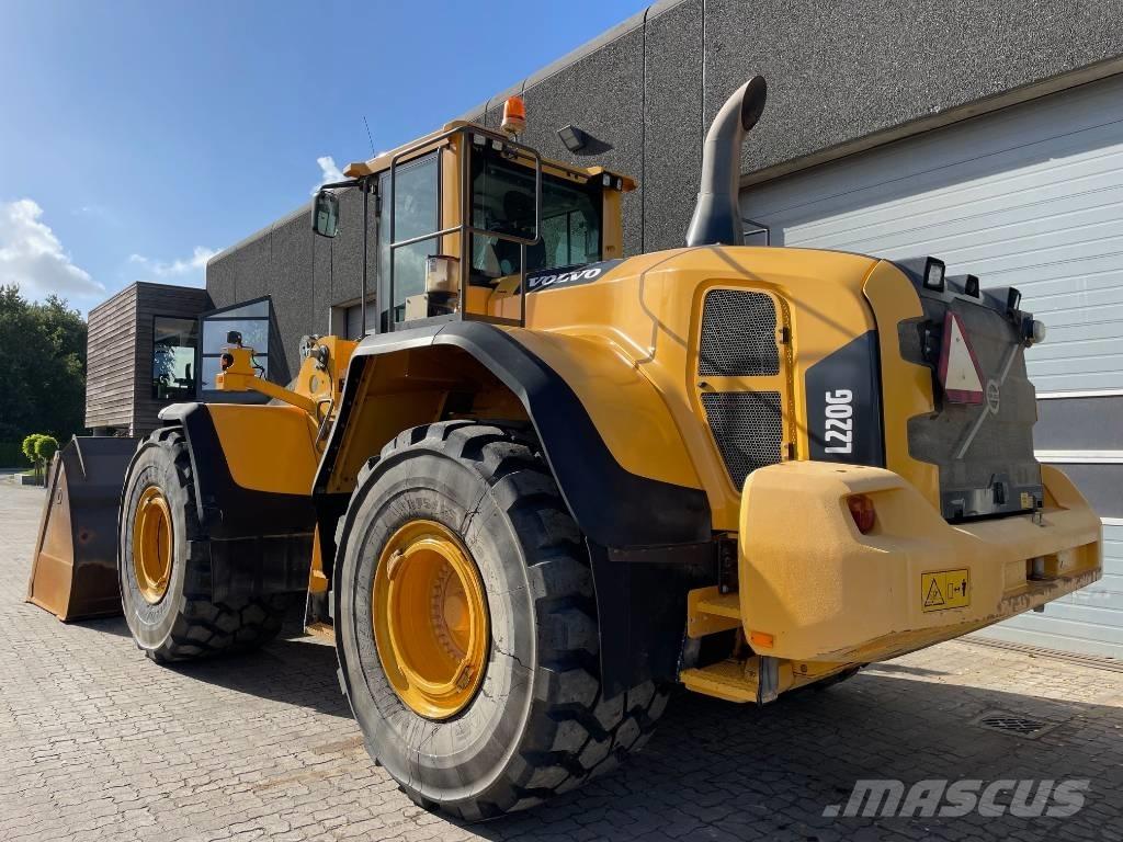 Volvo L220G Колесни товарачи