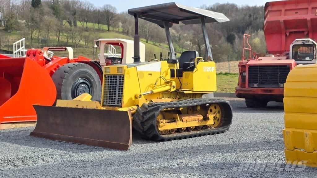 Komatsu D20P-7 Верижни булдозери
