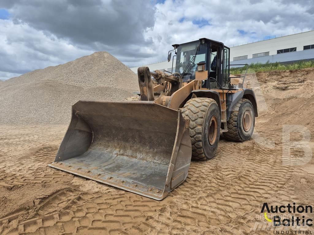 CASE 921 E Колесни товарачи