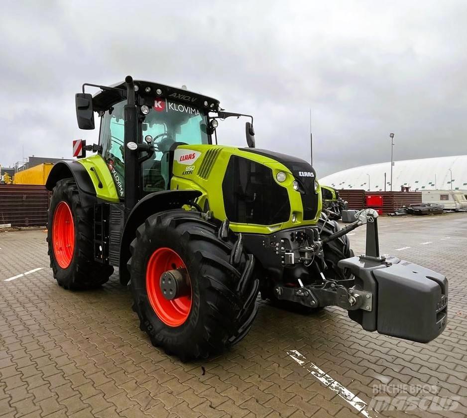 CLAAS Axion 850 Трактори