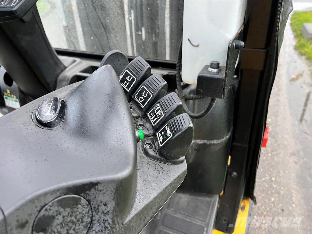 Yale GLP25VXE2170 Камиони с АГУ