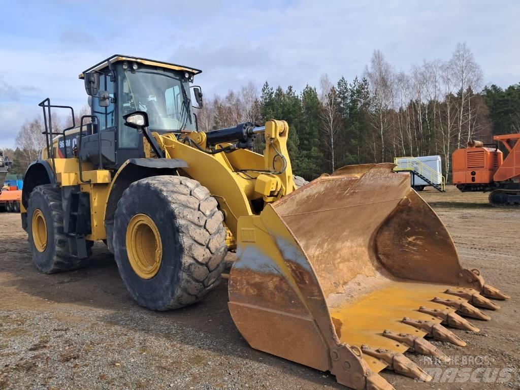 CAT 966M XE Колесни товарачи