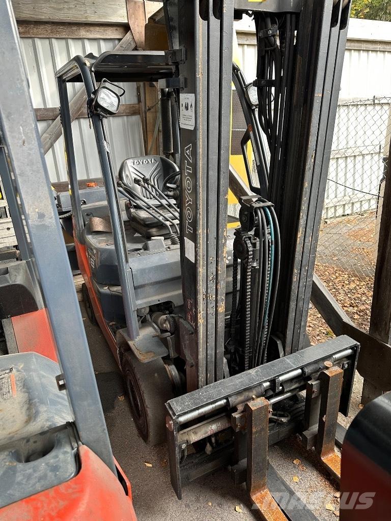 Toyota 02-8 FDF 18 Дизелови камиони
