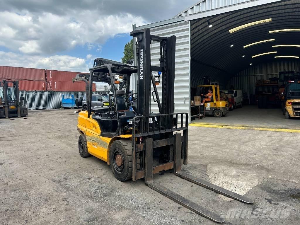 Hyundai 45 D-9 Дизелови камиони