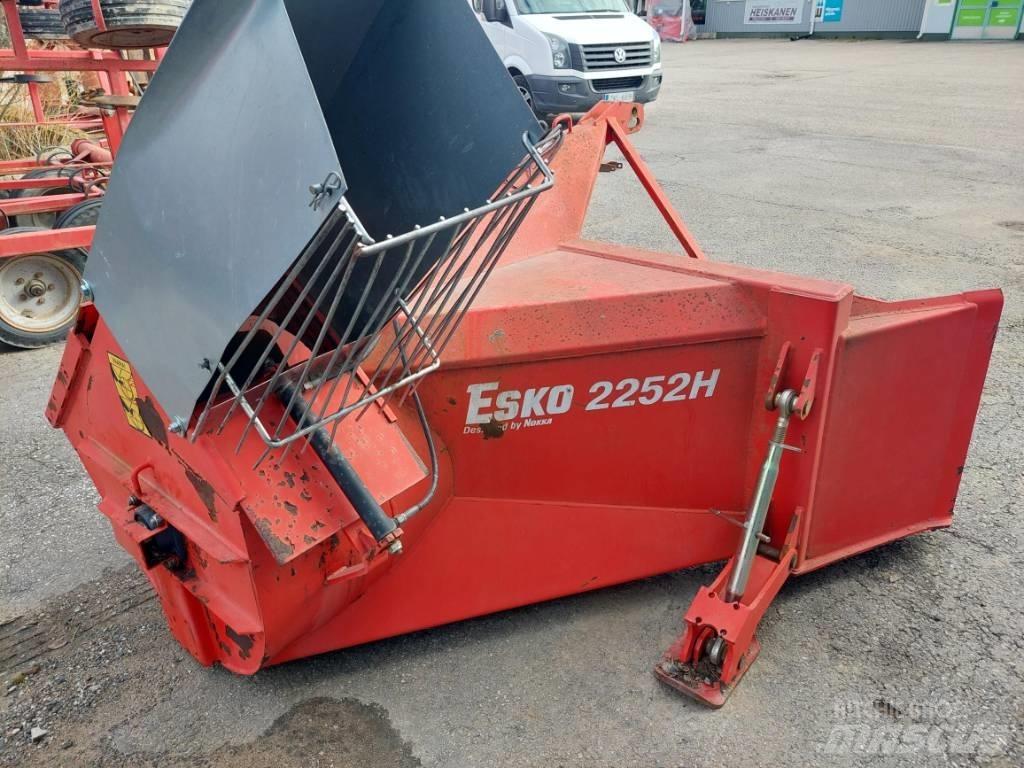 Esko 2252 H Снегохвъргачки
