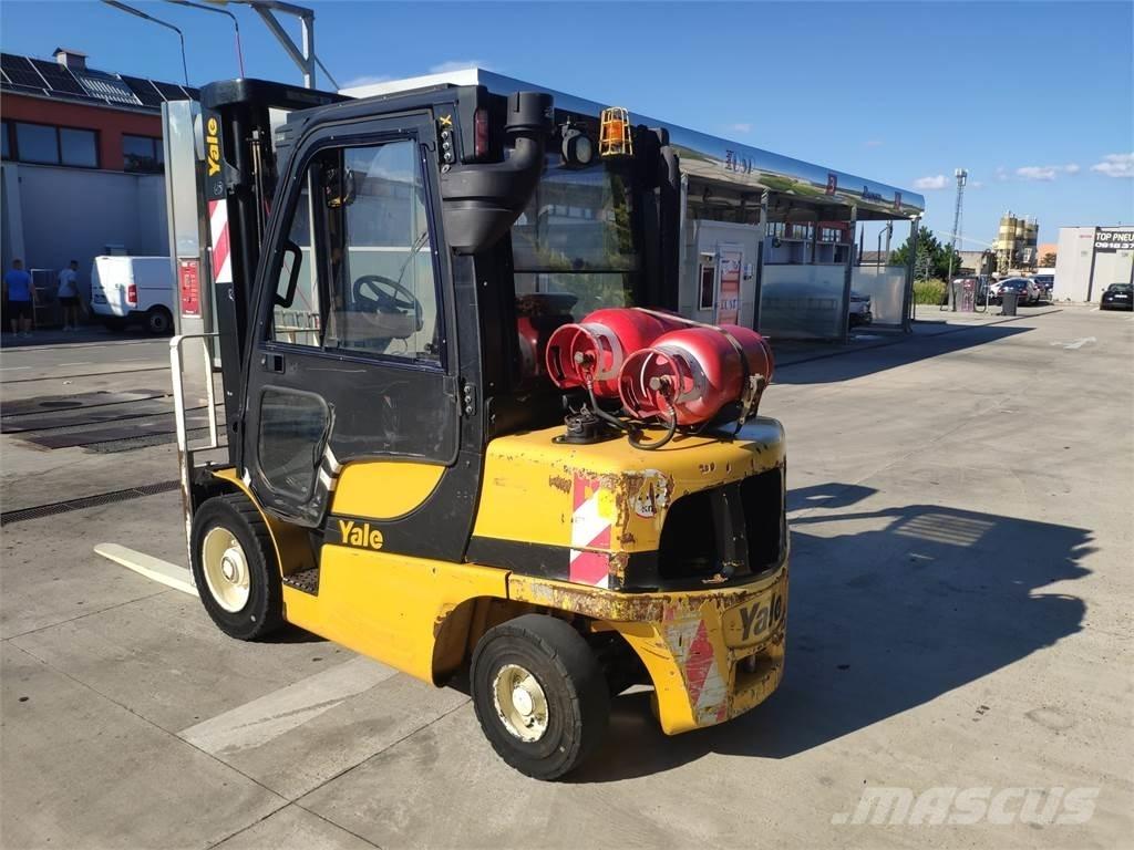 Yale GLP35VX Камиони с АГУ