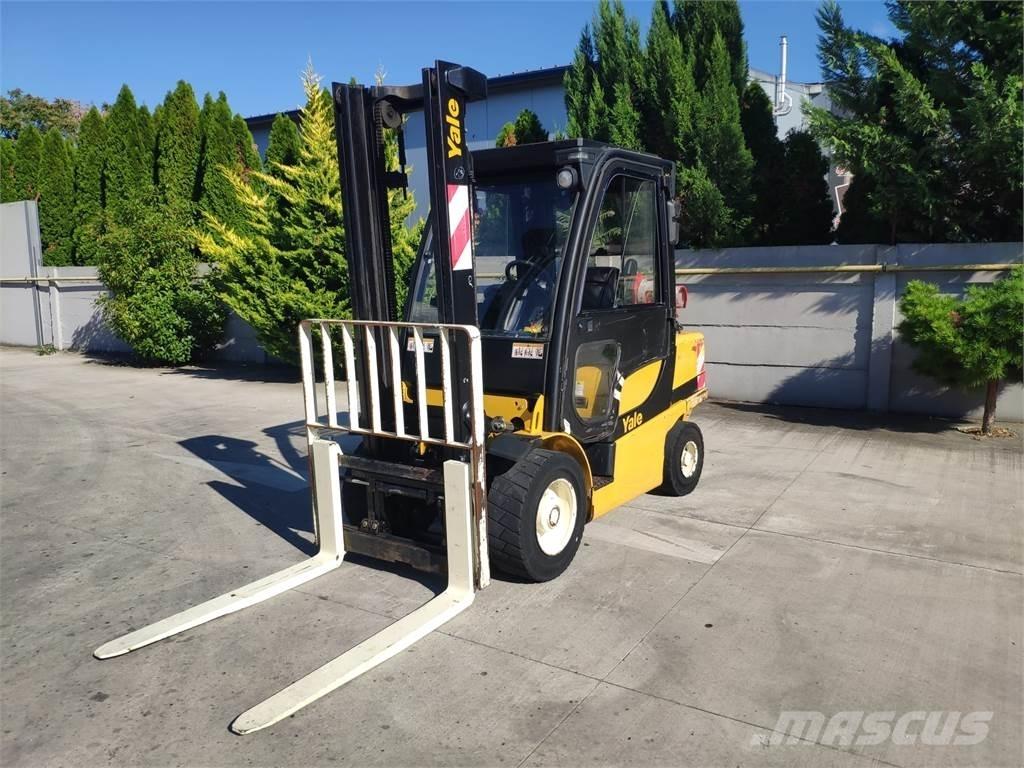 Yale GLP35VX Камиони с АГУ