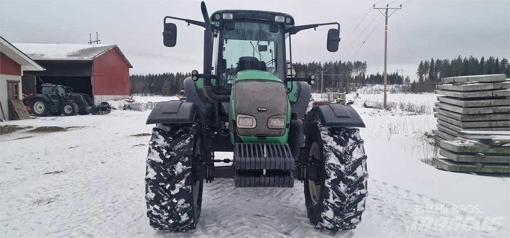 Valtra C130 Hitec Трактори