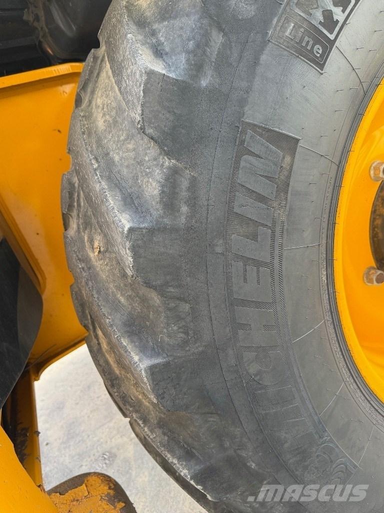 JCB 3 CX Товарач със заден ексватор