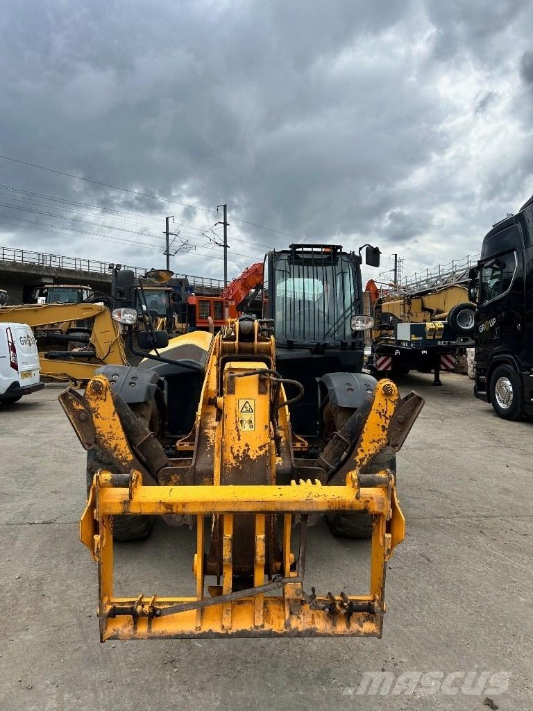 JCB 535-140 Телескопични товарачи