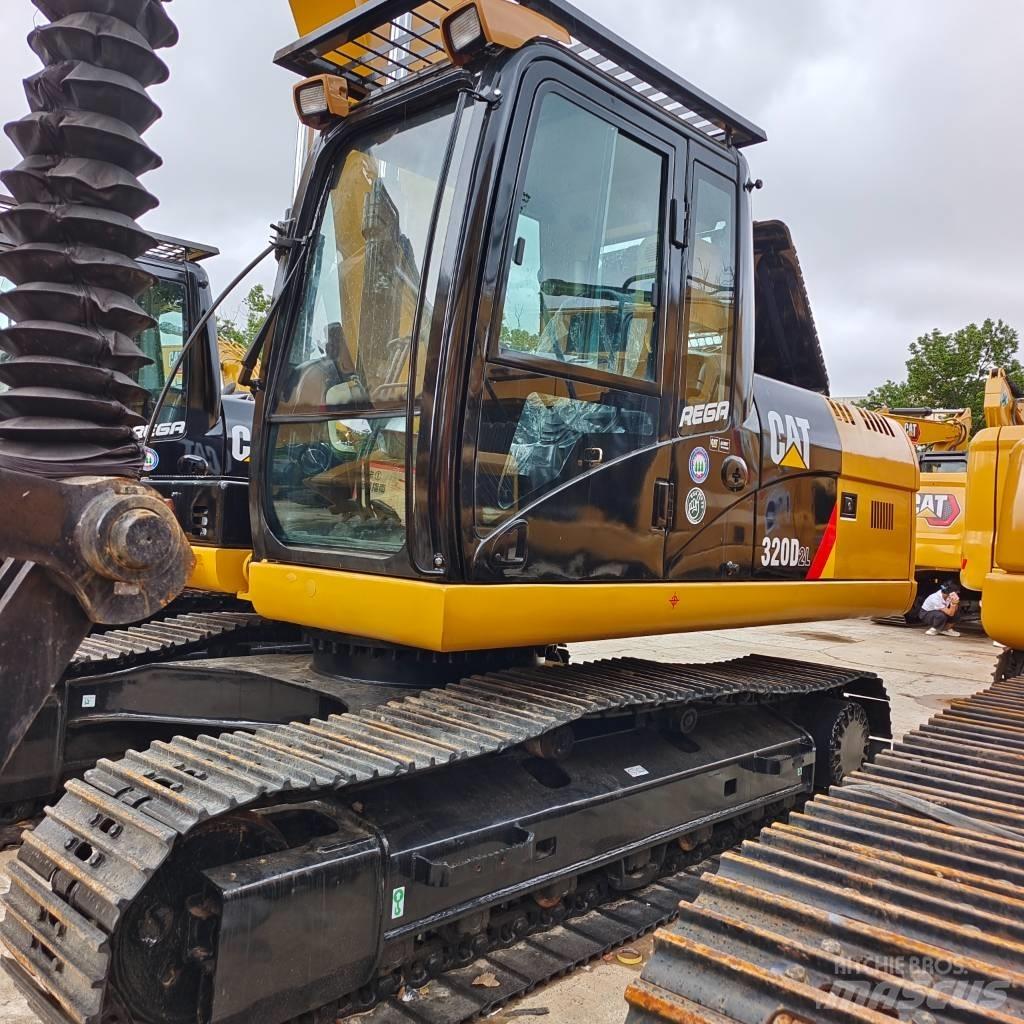 CAT 320 D Верижен екскаватор