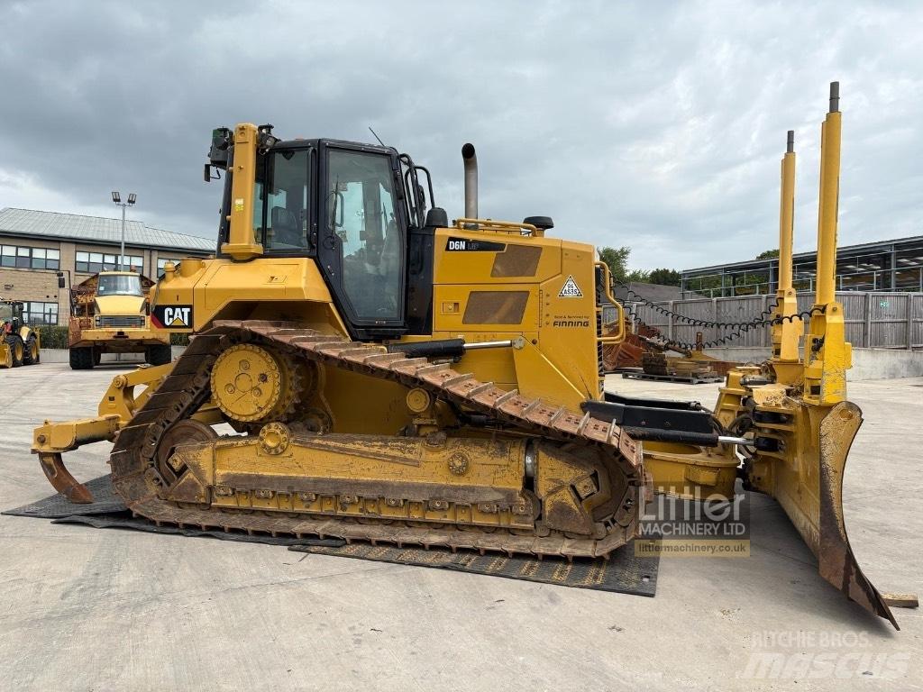 CAT D 6 N LGP Верижни булдозери
