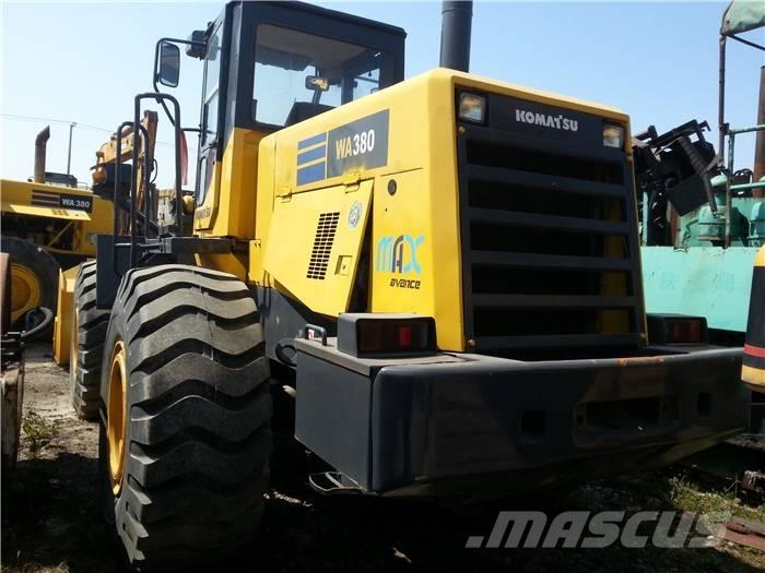Komatsu WA 380-3 Колесни товарачи