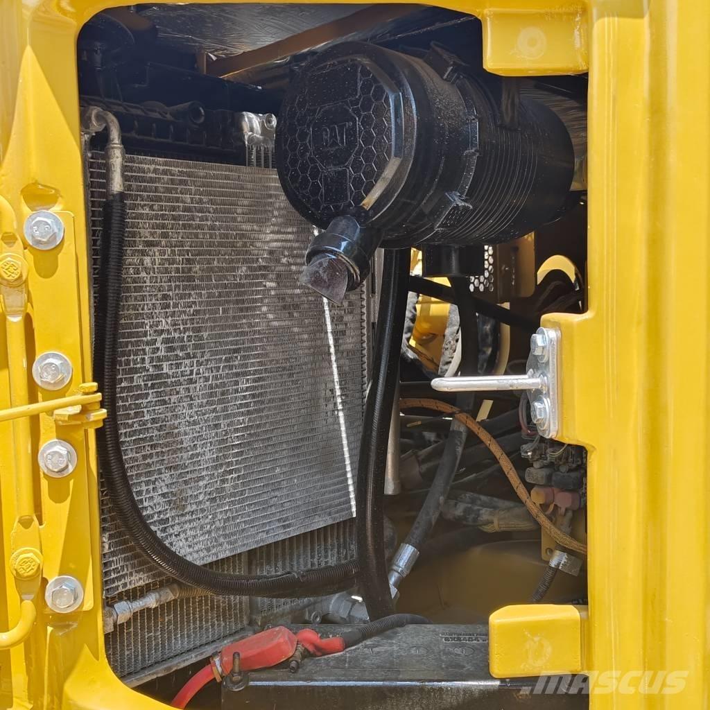 CAT 310 Верижен екскаватор