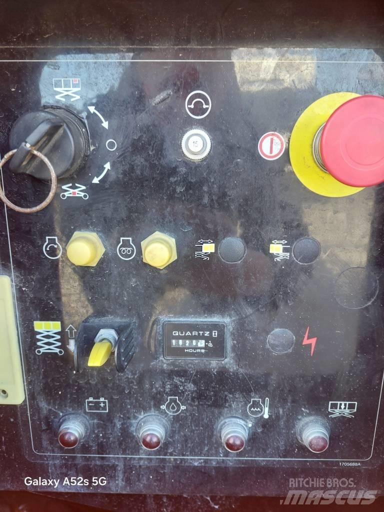 JLG 4394 RT Ножични работни платформи
