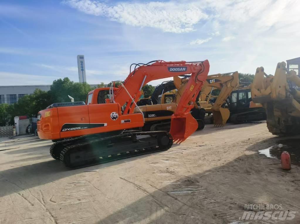 Doosan DX 225 Верижен екскаватор