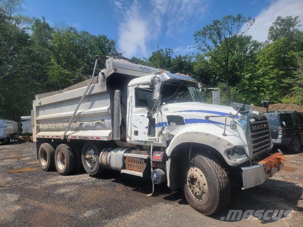 Mack 713GU Самосвал