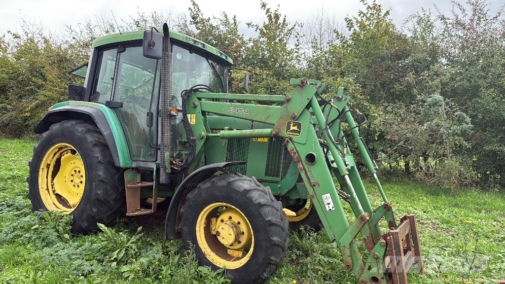 John Deere 6100 Трактори