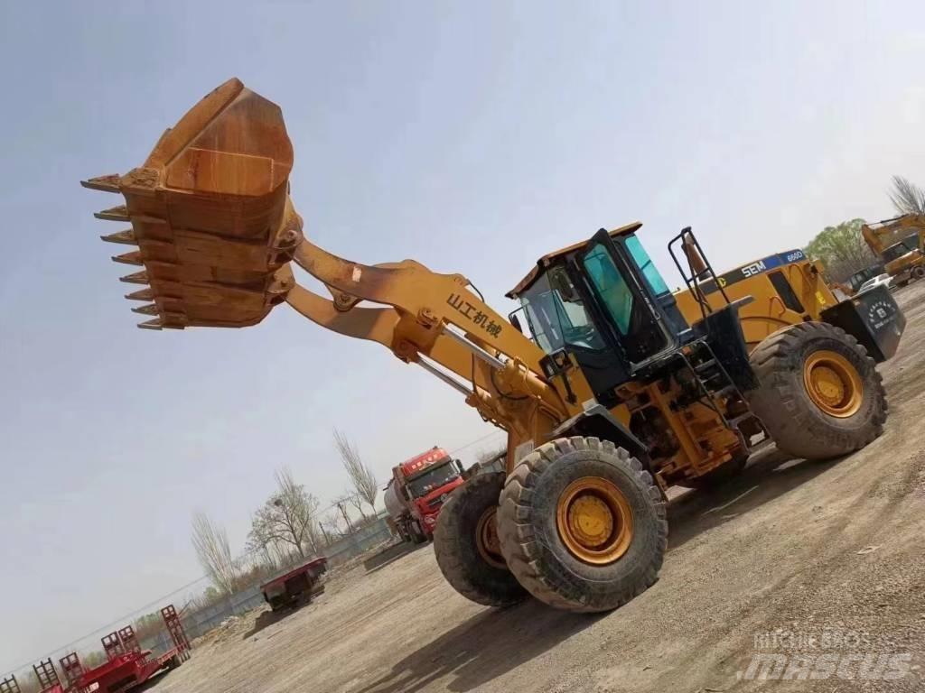SEM 660D Колесни товарачи