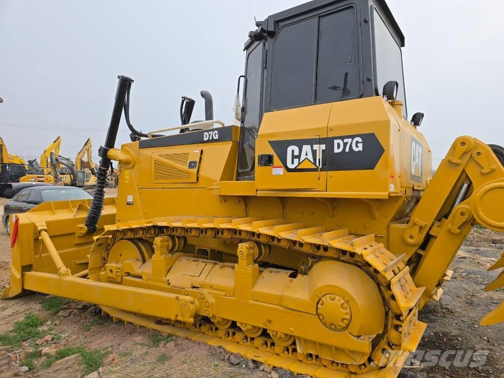CAT D7G Верижни булдозери
