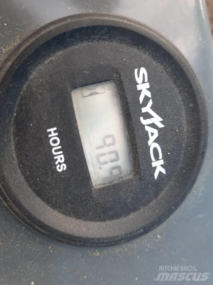 SkyJack SJ 3219 Ножични работни платформи