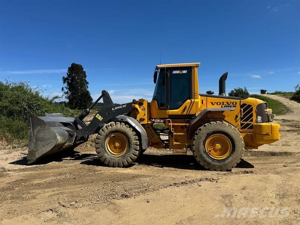 Volvo L 90 F Колесни товарачи