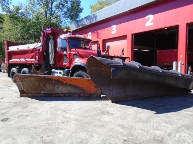Mack CV 713 Снегочистачки