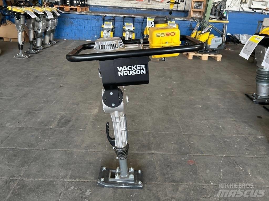 Wacker Neuson BS30 Пробки
