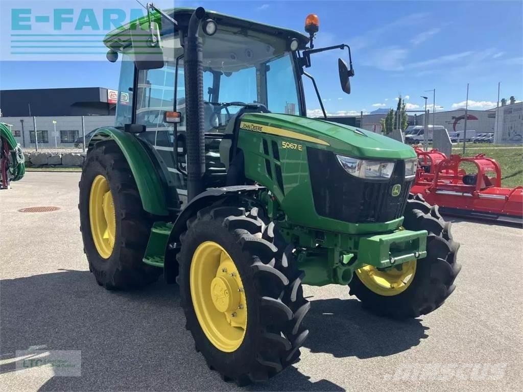 John Deere 5067e Трактори