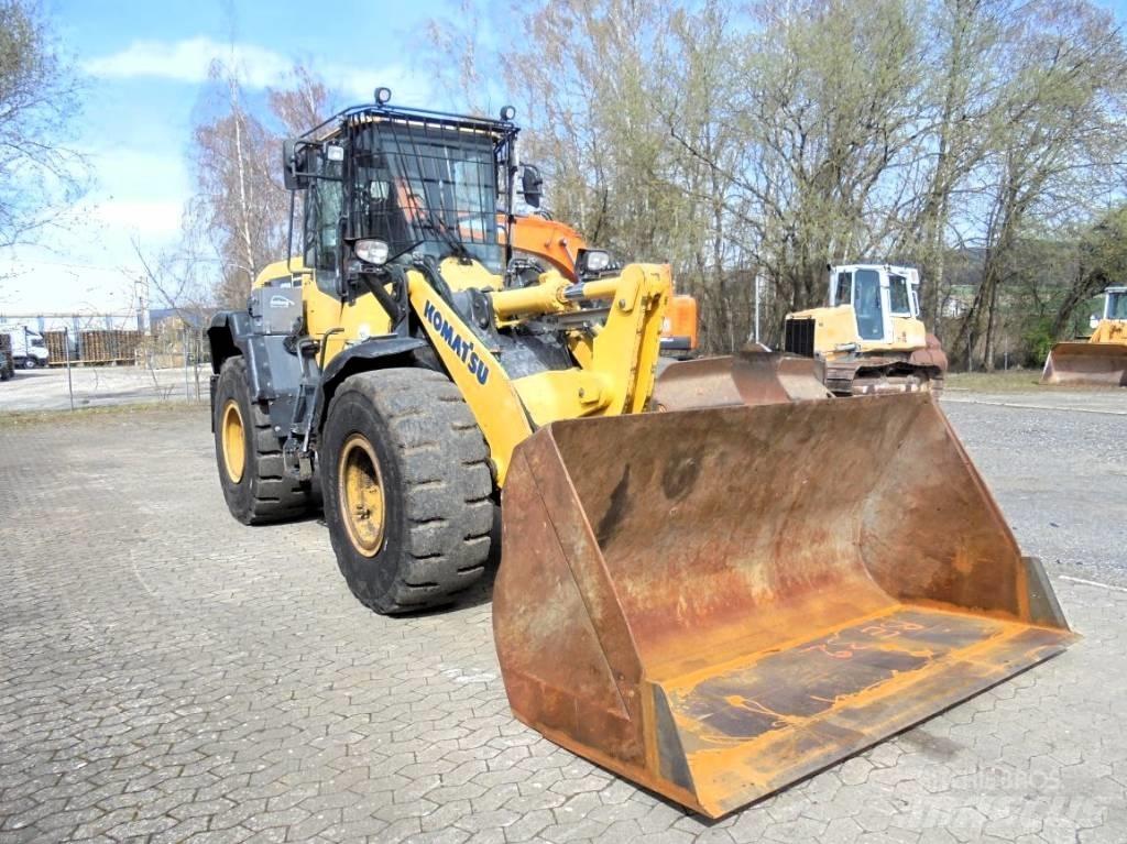 Komatsu WA 270-7 Колесни товарачи