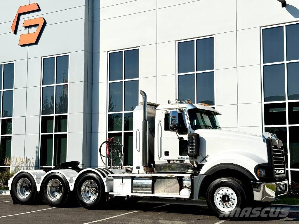 Mack Titan TD 713 Влекачи