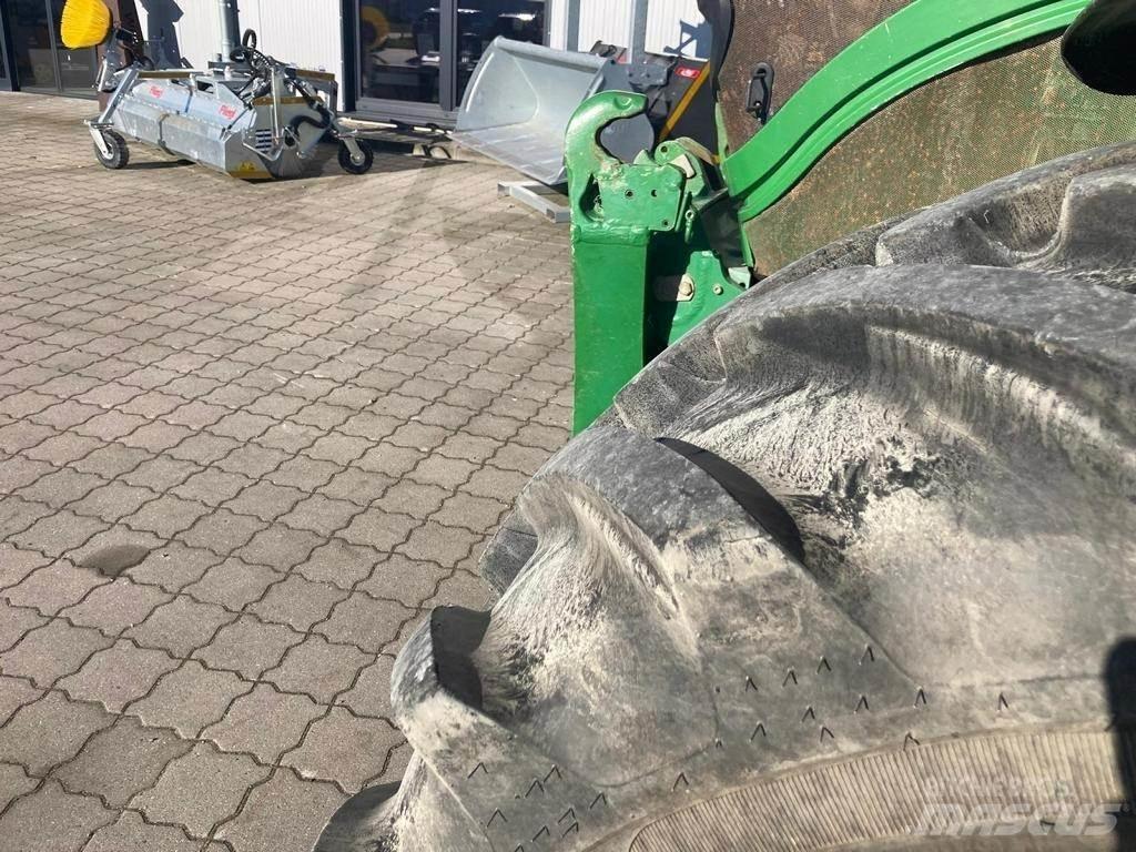 John Deere 6190R Трактори