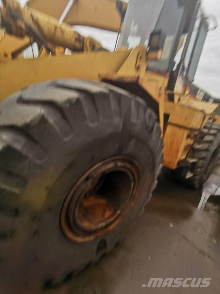 CAT 966F Колесни товарачи