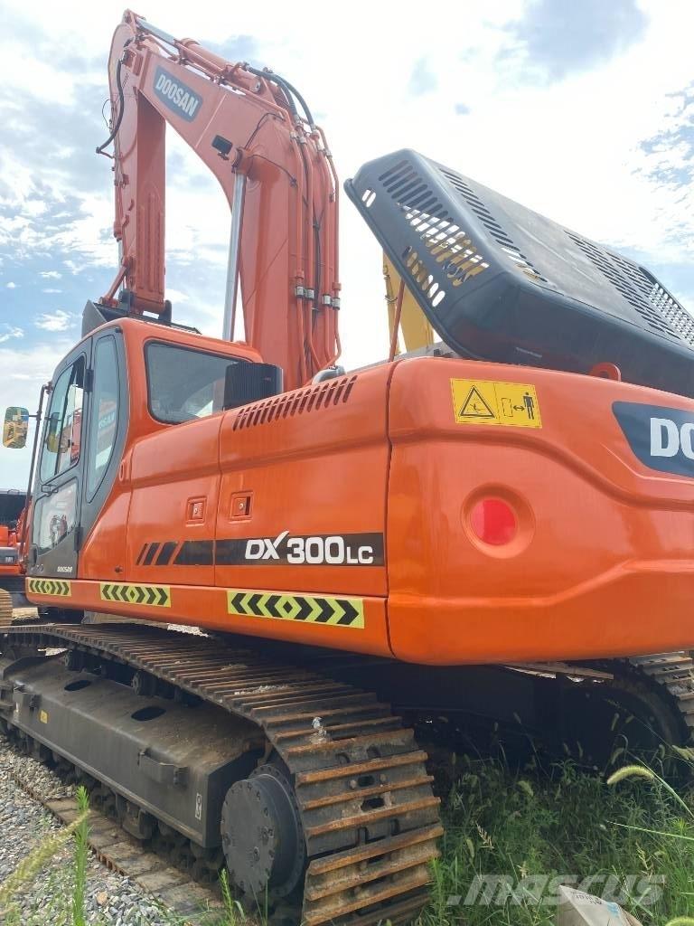 Doosan DX 300 LC Верижен екскаватор
