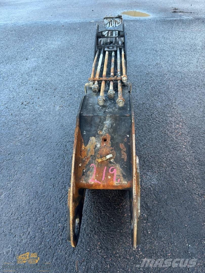 Komatsu 105F Претоварващи кранове