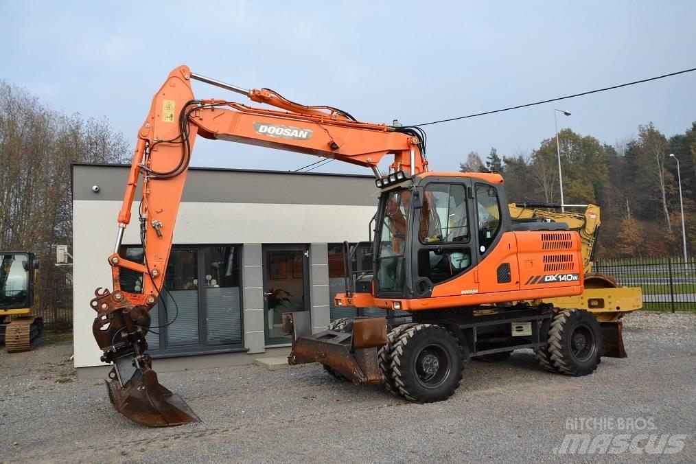 Doosan DX 140 W Колесни екскаватори