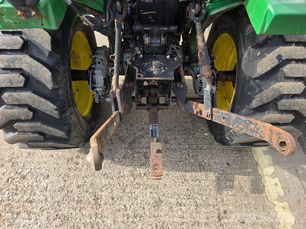 John Deere 2520 HST Компактни трактори