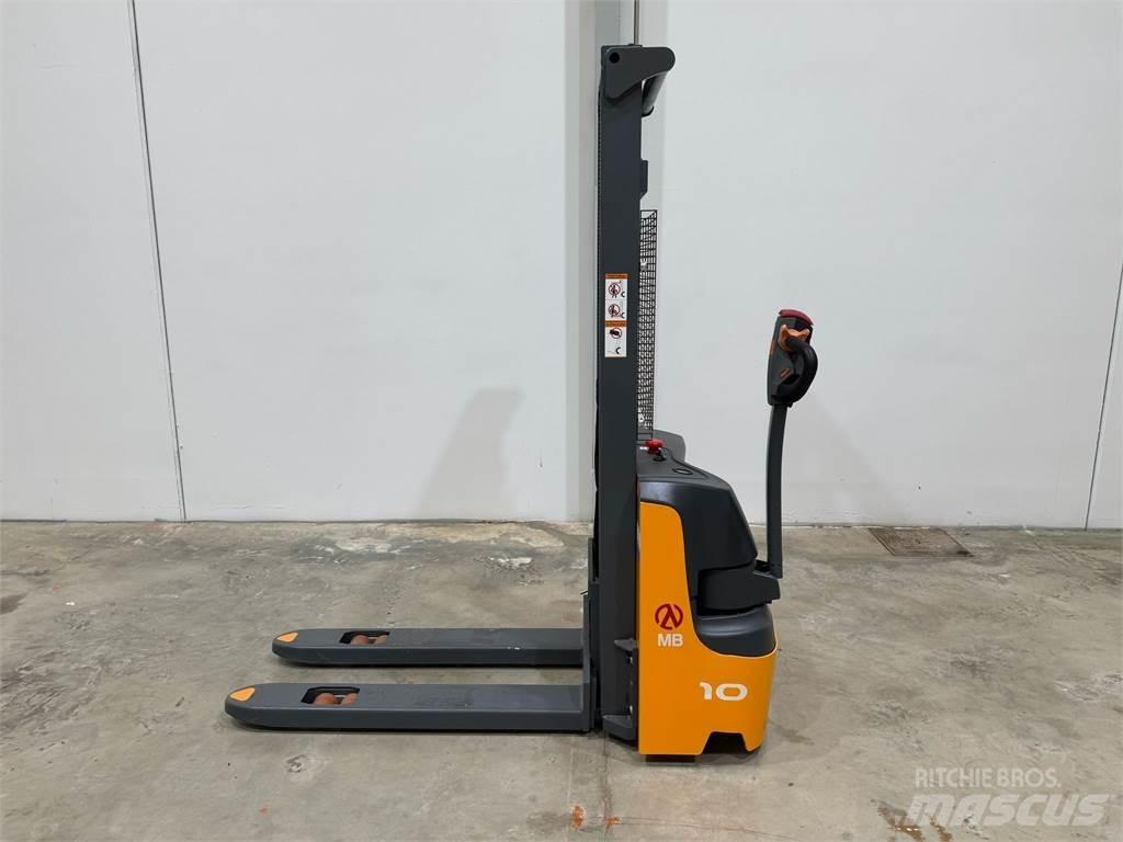 XEA 10 2S300 Колички високоповдигачи с теглич