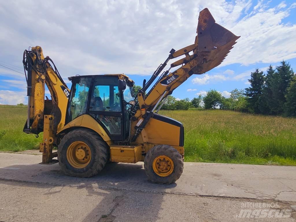 CAT 428 E Товарач със заден ексватор