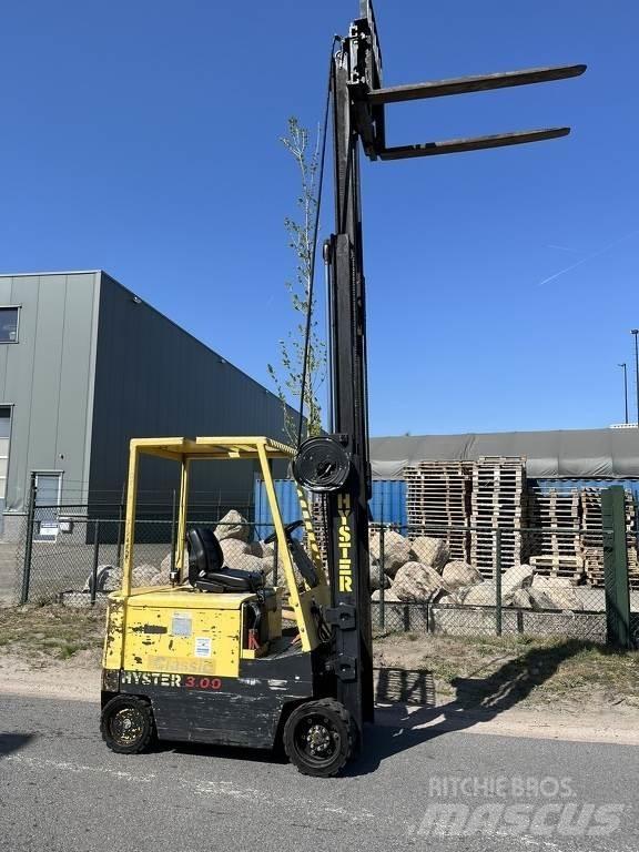 Hyster e3.00xl Електрически вилични кари-повдигачи