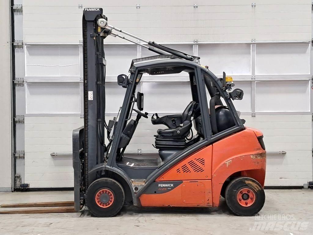 Linde H25T-02 Камиони с АГУ