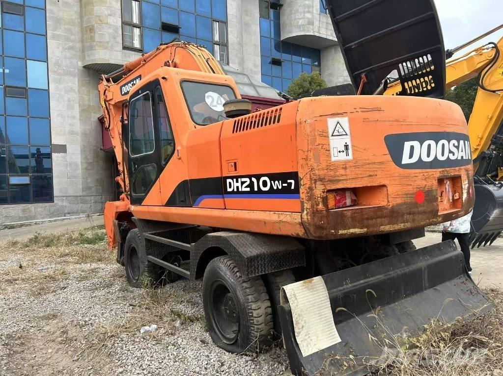 Doosan DH 210 W-7 Колесни екскаватори