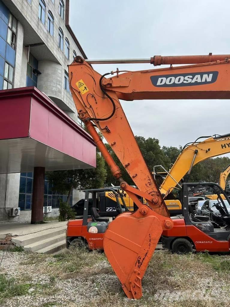Doosan DH 210 W-7 Колесни екскаватори