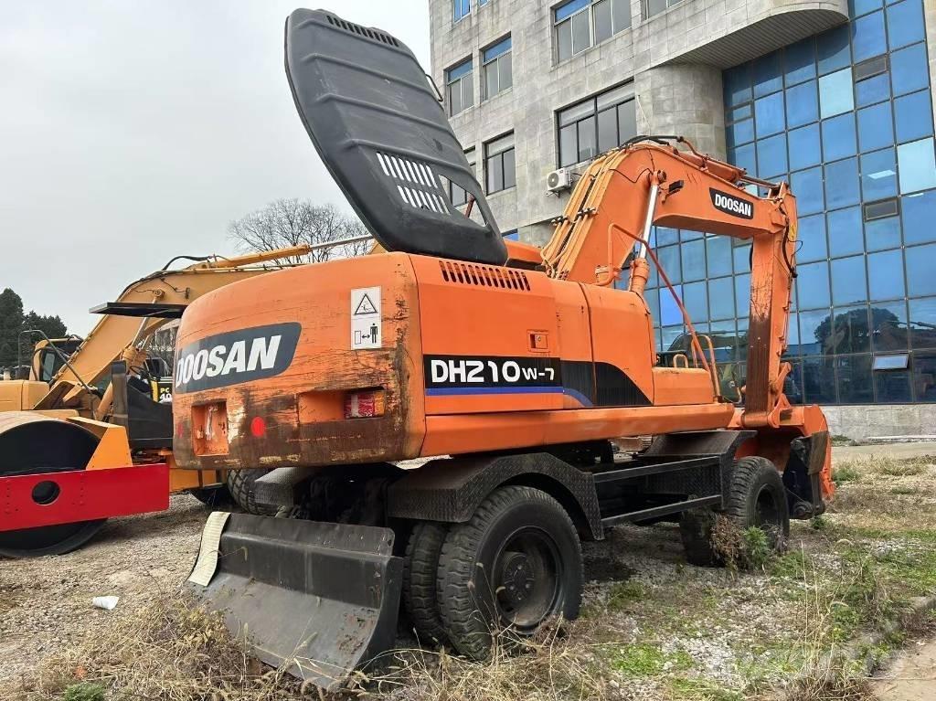 Doosan DH 210 W-7 Колесни екскаватори
