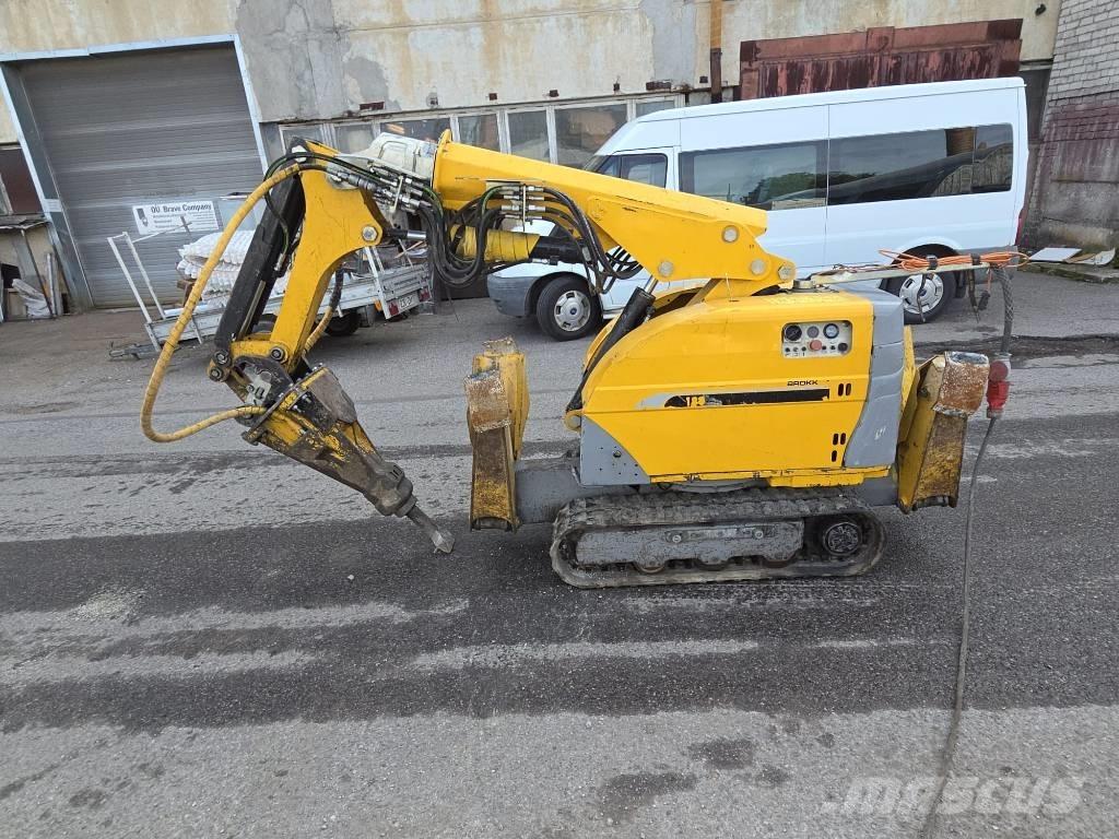 Brokk 180 Багери за разрушаване
